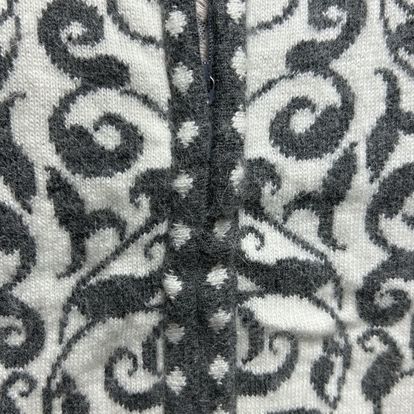Icelandic design cardigan full front 2 way zipper angora soft grey and white. - Picture 6 of 13
